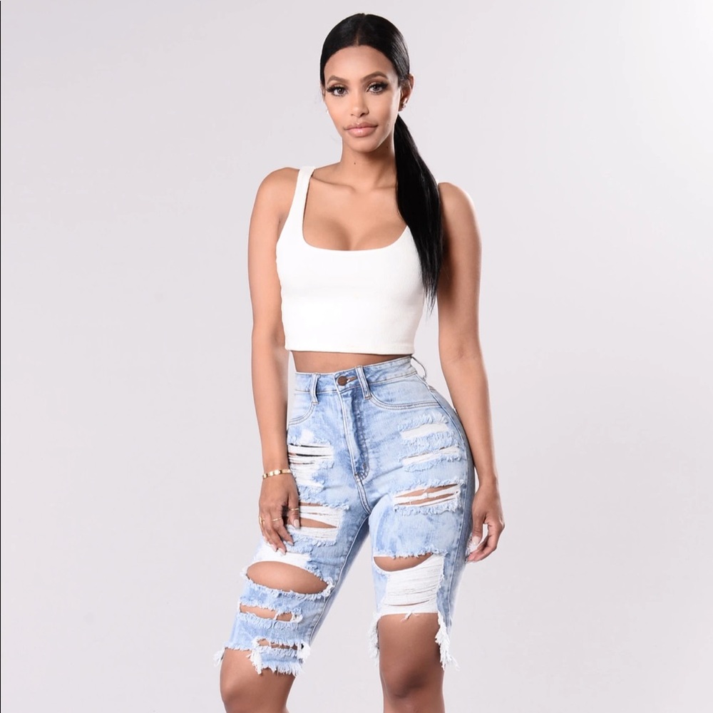 Find Me In Paradise Shorts - Light